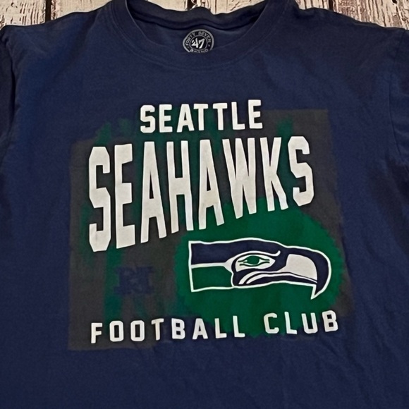 Retro Style Seattle Seahawks NFL Football Sports Crewneck Tee Tshirt - Picture 2 of 5